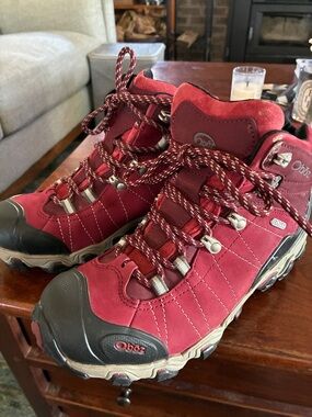 Women’s Oboz Red Hiking Boots - Sturdy Outdoor Trail Shoes 8